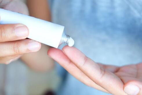 过度使用抗真菌皮肤药物可能导致耐药性疾病